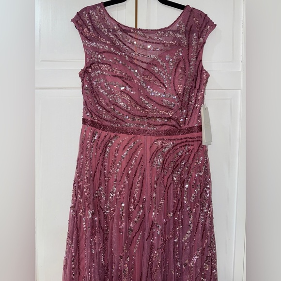 NWT | Mac Duggal 5445 Plum Pink Cap Sleeve Embellished Evening Gown Size 12 - Picture 9 of 14